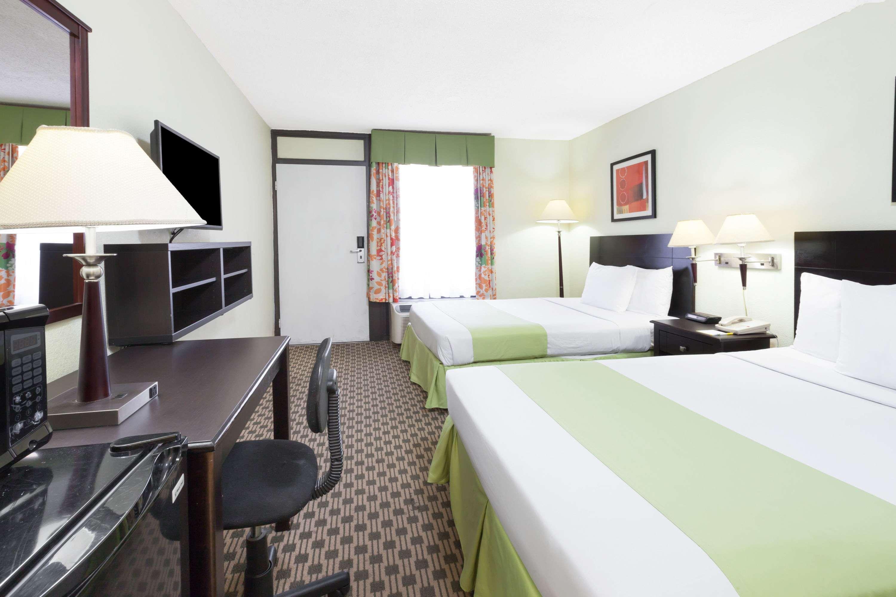 Days Inn By Wyndham Irving Grapevine Dfw Airport North Bagian luar foto