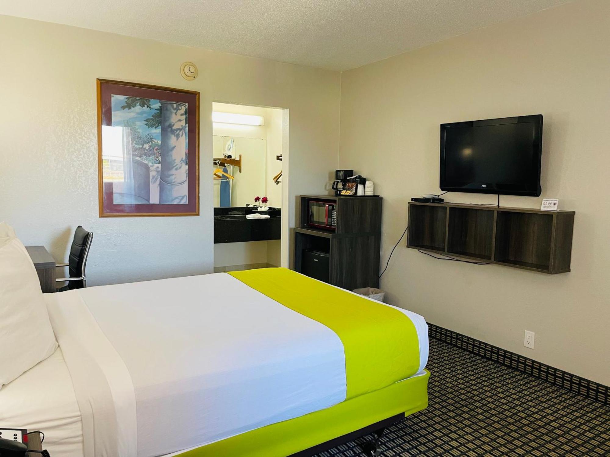 Days Inn By Wyndham Irving Grapevine Dfw Airport North Bagian luar foto