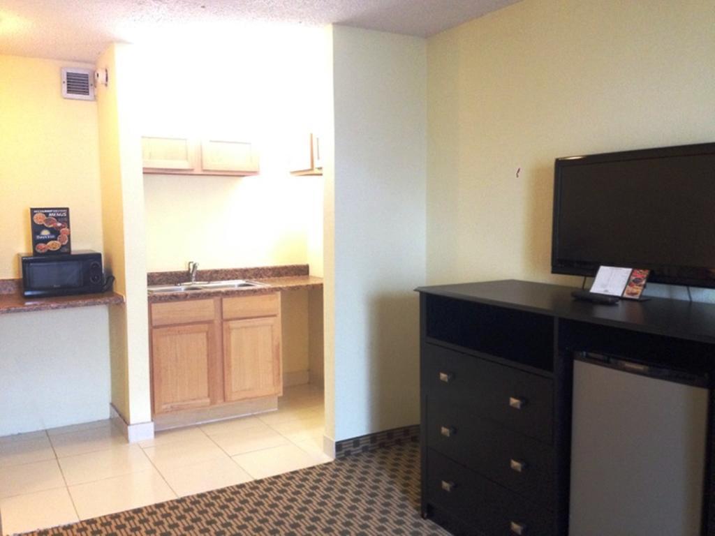 Days Inn By Wyndham Irving Grapevine Dfw Airport North Ruang foto